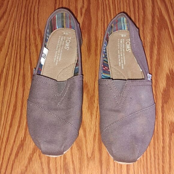Toms gray canvas  slip on shoes  Sz 6 - Picture 2 of 8